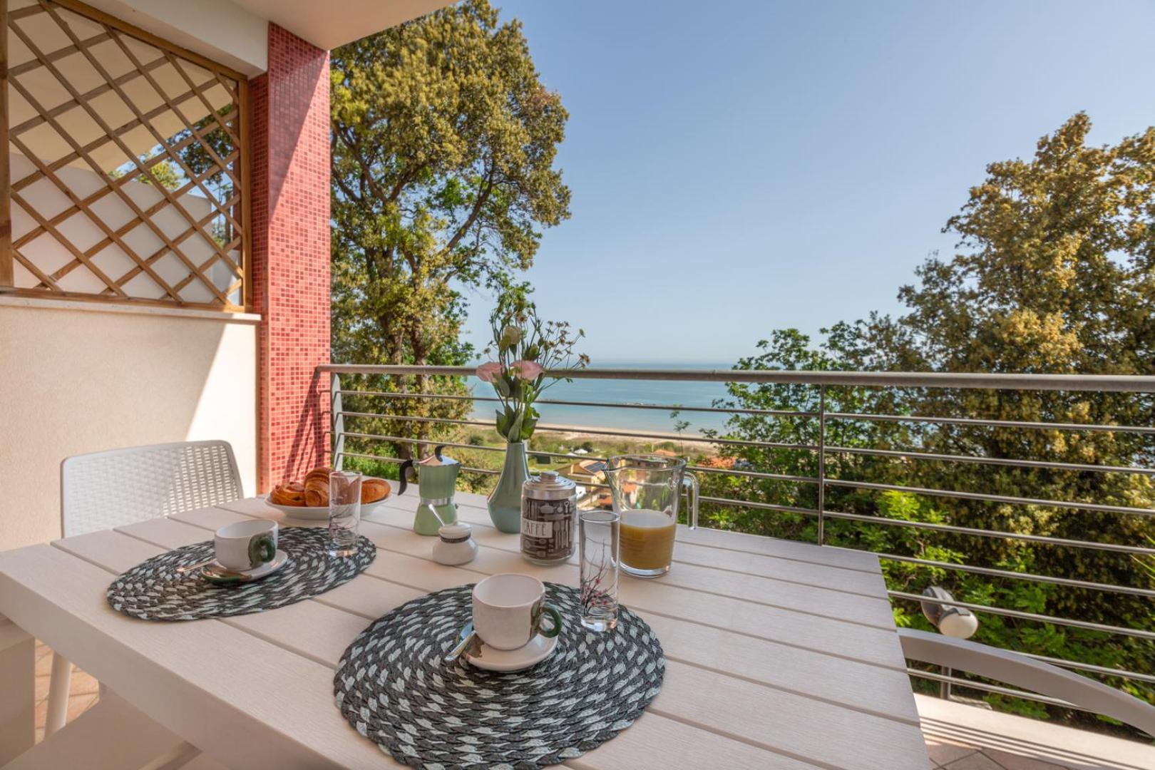 Abruzzodamare Amazing Apartments With Romantic Sea View 滨海弗兰卡维拉 外观 照片